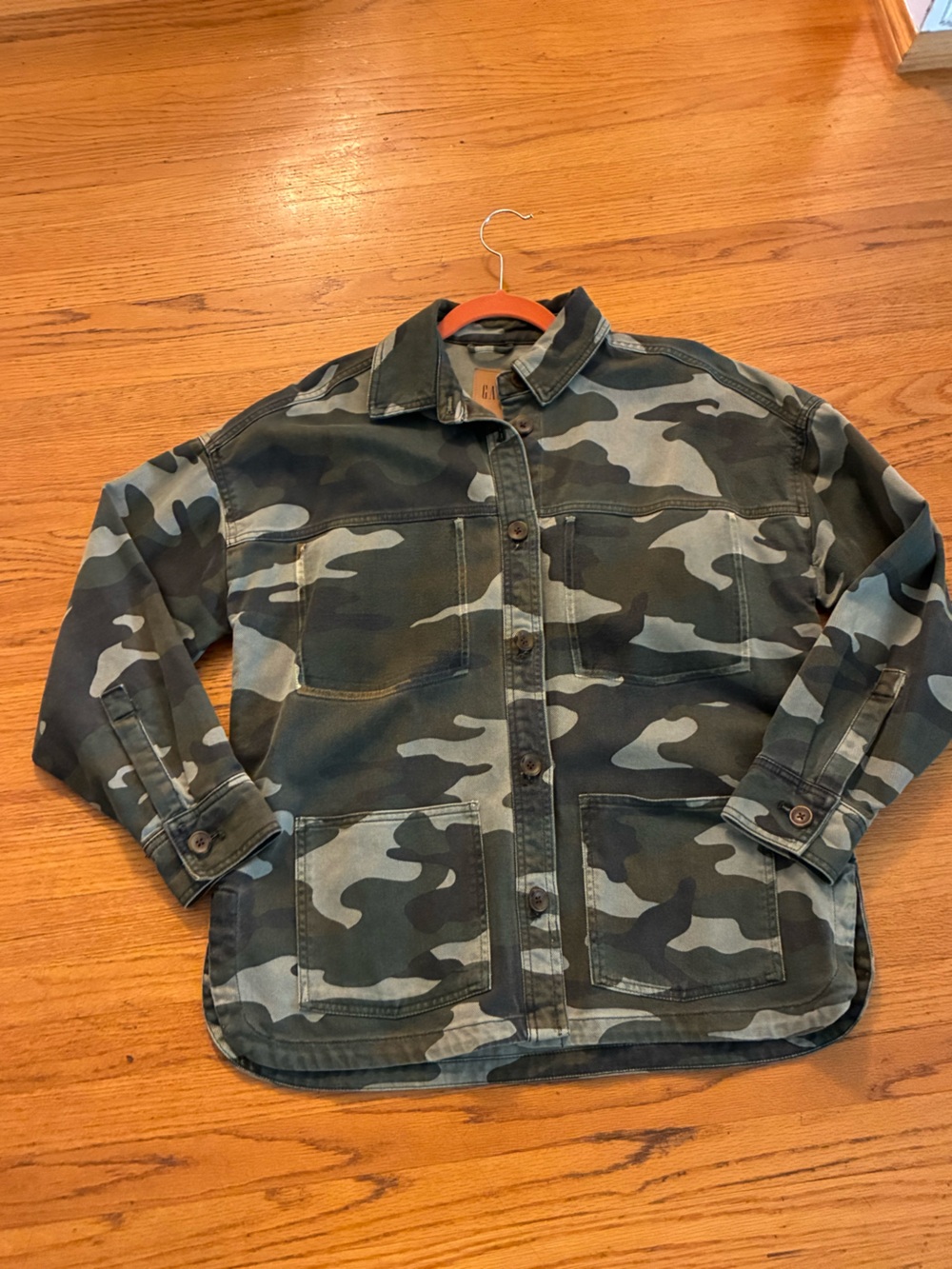 Gap Women’s Camouflage Utility Shirt Jacket - Green/Black Camo size M